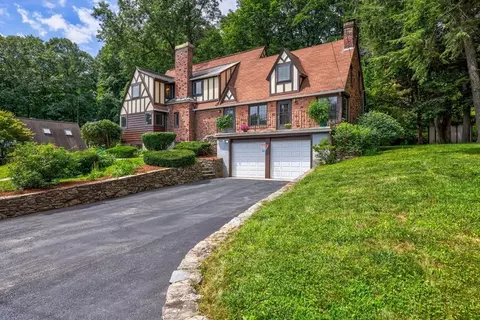 Exterior - 6 Old Brook Dr, Worcester, MA 01609 photo 3 of 10