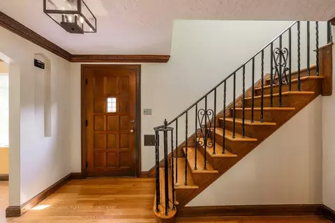 Entry Way - 6 Old Brook Dr, Worcester, MA 01609 photo 3 of 3