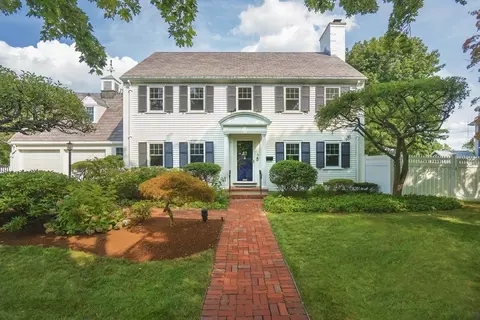 8 Manitoba Rd, Newton, MA 02468