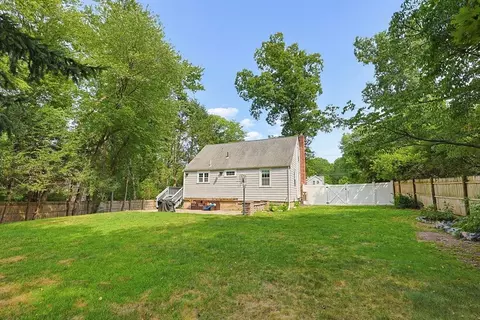 Exterior - 50 Rustic Rd, Walpole, MA 02032 photo 4 of 9