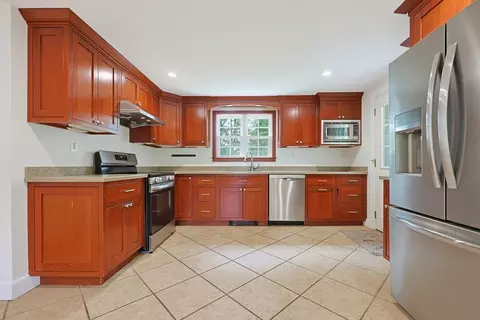Kitchen - 50 Rustic Rd, Walpole, MA 02032 photo 3 of 4