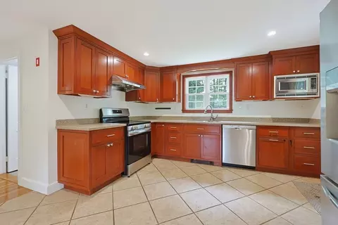 Kitchen - 50 Rustic Rd, Walpole, MA 02032 photo 2 of 4