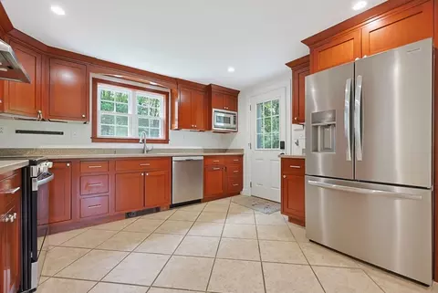Kitchen - 50 Rustic Rd, Walpole, MA 02032 photo 4 of 4