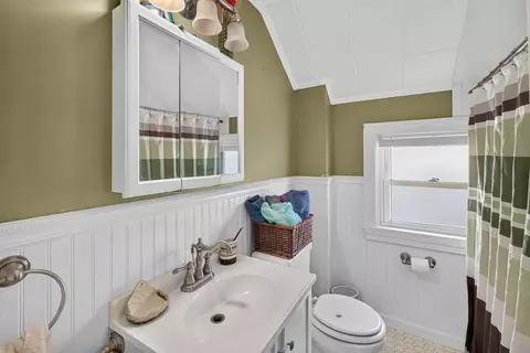 Bath - 32 Raymond St, Fall River, MA 02723 photo 2 of 2