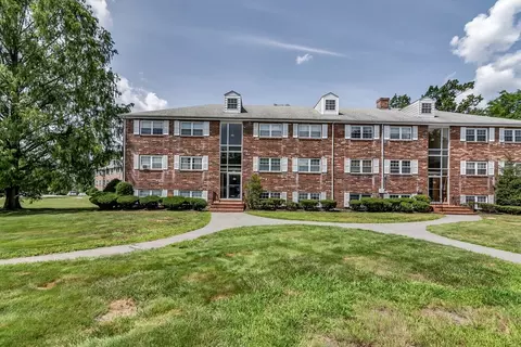 55 Fernview Ave #8, North Andover, MA 01845