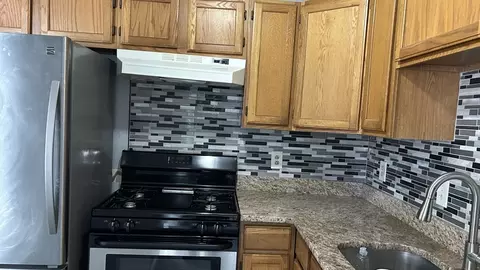 425 W Elm St #1, Brockton, MA 02301