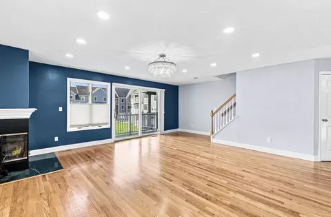 Living - 700 Shore Dr #9-901, Fall River, MA 02721 photo 5 of 7