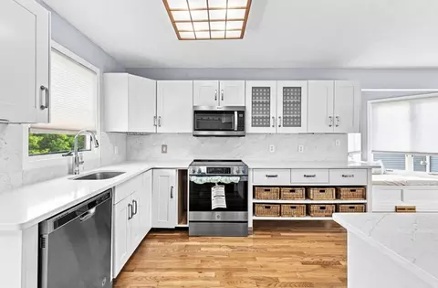Kitchen - 700 Shore Dr #9-901, Fall River, MA 02721 photo 2 of 6