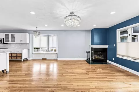 Living - 700 Shore Dr #9-901, Fall River, MA 02721 photo 3 of 7