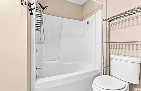 Bath - 700 Shore Dr #9-901, Fall River, MA 02721 photo 3 of 4