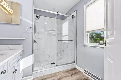 Bath - 700 Shore Dr #9-901, Fall River, MA 02721 photo 1 of 4