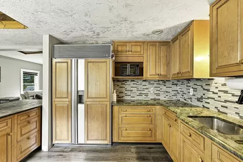 Kitchen - 188 Maple St, Douglas, MA 01516 photo 1 of 8