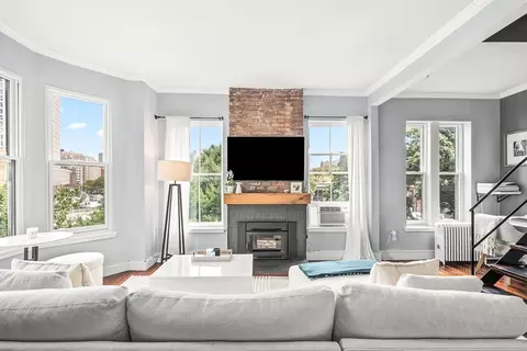 17 Cazenove St #408, Boston, MA 02116