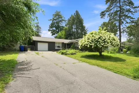 55 Lindsay Rd, Springfield, MA 01128 photo 2