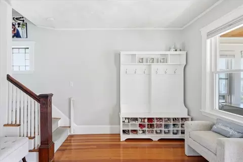 Entry Way - 20 Berkley Rd, Hull, MA 02045 photo 5 of 7