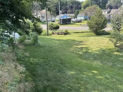 Exterior - 139 Blanchard St, Chicopee, MA 01020 photo 7 of 8