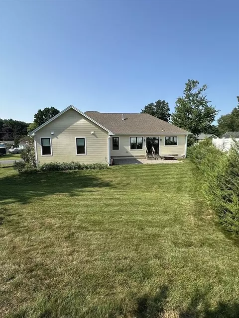 Exterior - 139 Blanchard St, Chicopee, MA 01020 photo 6 of 8
