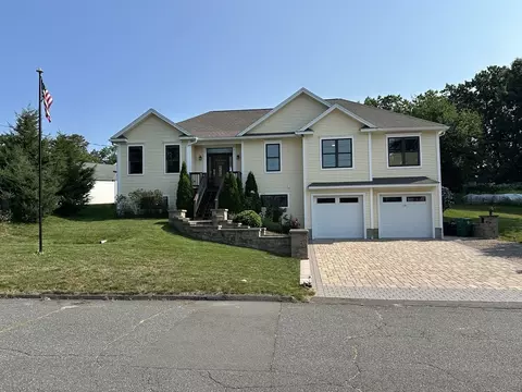 Exterior - 139 Blanchard St, Chicopee, MA 01020 photo 2 of 8