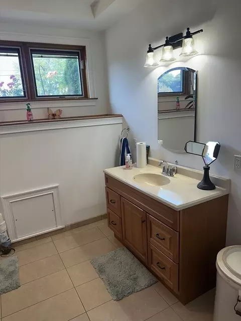 Bath - 139 Blanchard St, Chicopee, MA 01020 photo 7 of 7