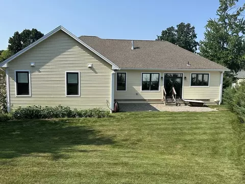 Exterior - 139 Blanchard St, Chicopee, MA 01020 photo 5 of 8