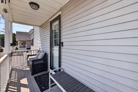 Exterior - 208 Hudson St, Fall River, MA 02720 photo 7 of 8