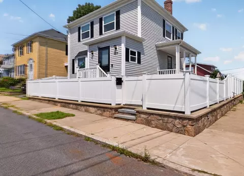 Exterior - 208 Hudson St, Fall River, MA 02720 photo 2 of 8
