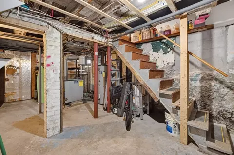 Entry Way - 208 Hudson St, Fall River, MA 02720 photo 4 of 4