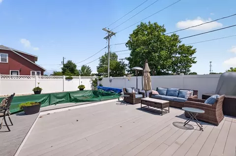 Exterior - 208 Hudson St, Fall River, MA 02720 photo 4 of 8