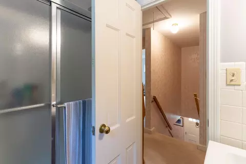 Bath - 32 Mcgregory Rd, Sturbridge, MA 01566 photo 4 of 6