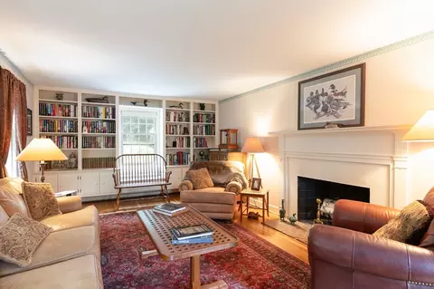 Living - 32 Mcgregory Rd, Sturbridge, MA 01566 photo 3 of 5