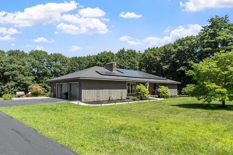 Exterior - 79 Bathrick Rd, Westminster, MA 01473 photo 2 of 8