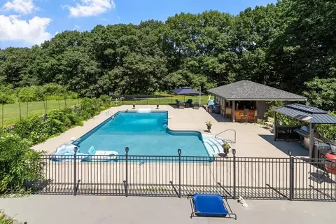 Exterior - 79 Bathrick Rd, Westminster, MA 01473 photo 5 of 8