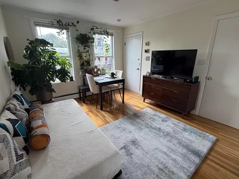 67-69 Ellery St #6, Cambridge, MA 02138
