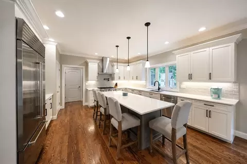 Kitchen - 4 E Meadow Ln, Middleton, MA 01949 photo 4 of 4