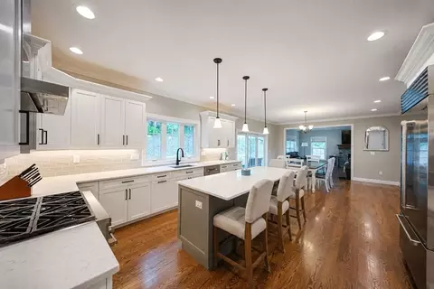 Kitchen - 4 E Meadow Ln, Middleton, MA 01949 photo 3 of 4