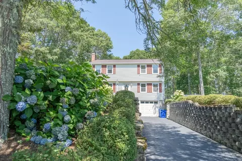 Exterior - 10 Pinehurst Dr, Bourne, MA 02532 photo 8 of 10