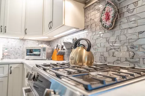 Kitchen - 10 Pinehurst Dr, Bourne, MA 02532 photo 3 of 7