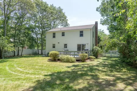 Exterior - 10 Pinehurst Dr, Bourne, MA 02532 photo 6 of 10