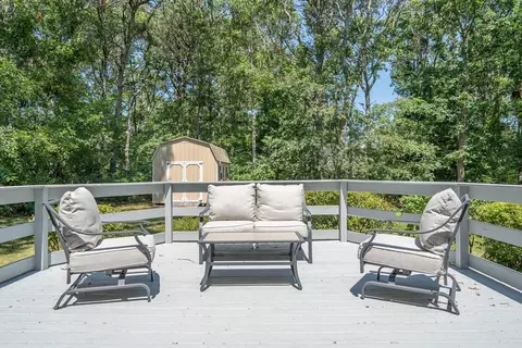 Exterior - 10 Pinehurst Dr, Bourne, MA 02532 photo 3 of 10
