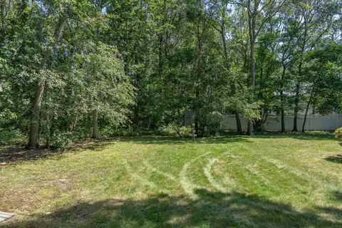 Exterior - 10 Pinehurst Dr, Bourne, MA 02532 photo 5 of 10