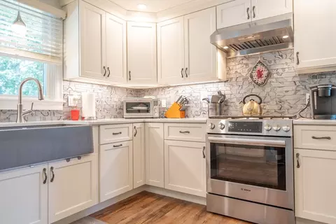 Kitchen - 10 Pinehurst Dr, Bourne, MA 02532 photo 1 of 7