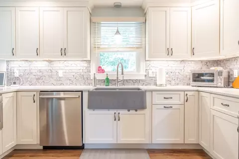 Kitchen - 10 Pinehurst Dr, Bourne, MA 02532 photo 5 of 7