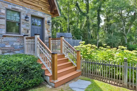 1 Great Hill Rd, Sandwich, MA 02563