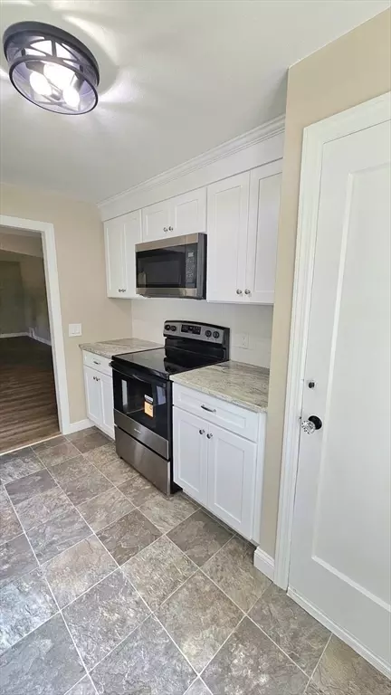 Kitchen - 45 Vail, Springfield, MA 01118 photo 4 of 4