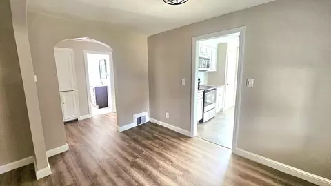 Entry Way - 45 Vail, Springfield, MA 01118 photo 1 of 2