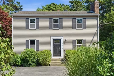 106 Bourne Rd, Plymouth, MA 02360