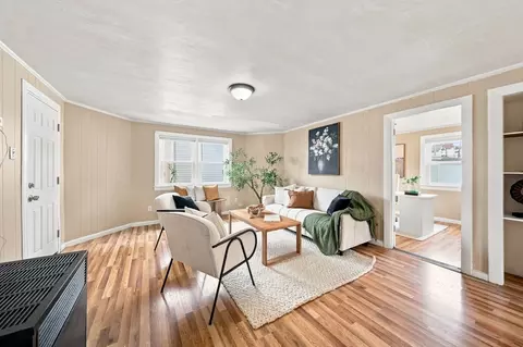 Living - 231 County St, Fall River, MA 02723 photo 2 of 4
