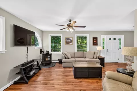 170 Queen Lake Rd, Phillipston, MA 01331 photo 8
