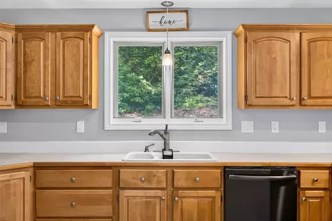 170 Queen Lake Rd, Phillipston, MA 01331 photo 3