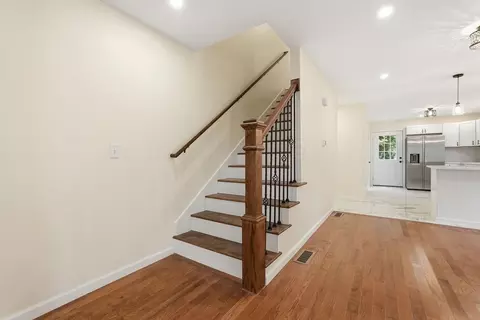 Entry Way - 44-42 Gilbert Ave, Springfield, MA 01119 photo 3 of 4